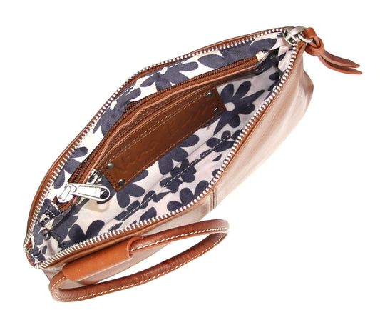 Skye Ringed Clutch